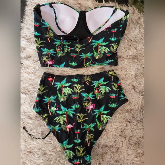 Tropical Print 2 Piece Swimsuit - Picture 3 of 6